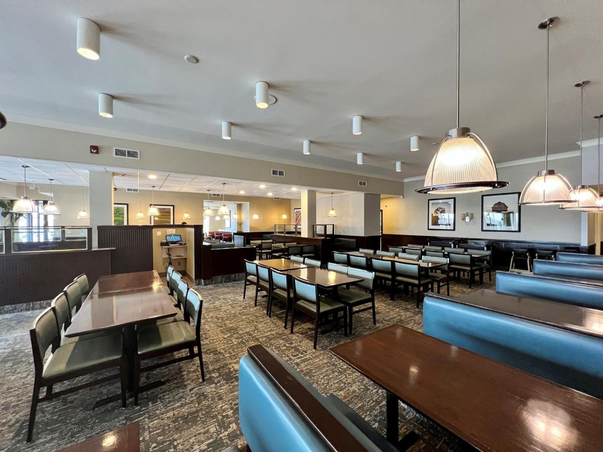 Holiday Inn Toronto Airport East By Ihg Exterior photo