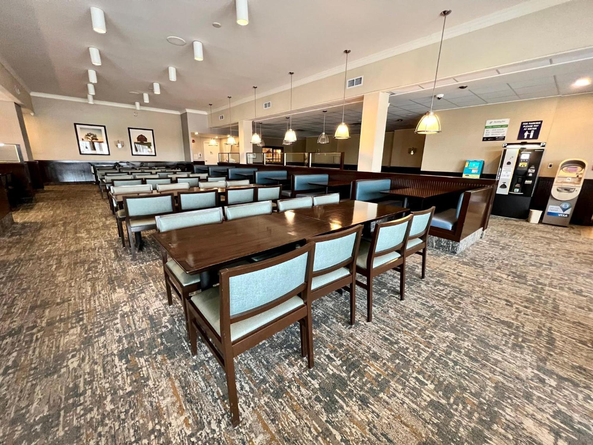 Holiday Inn Toronto Airport East By Ihg Exterior photo