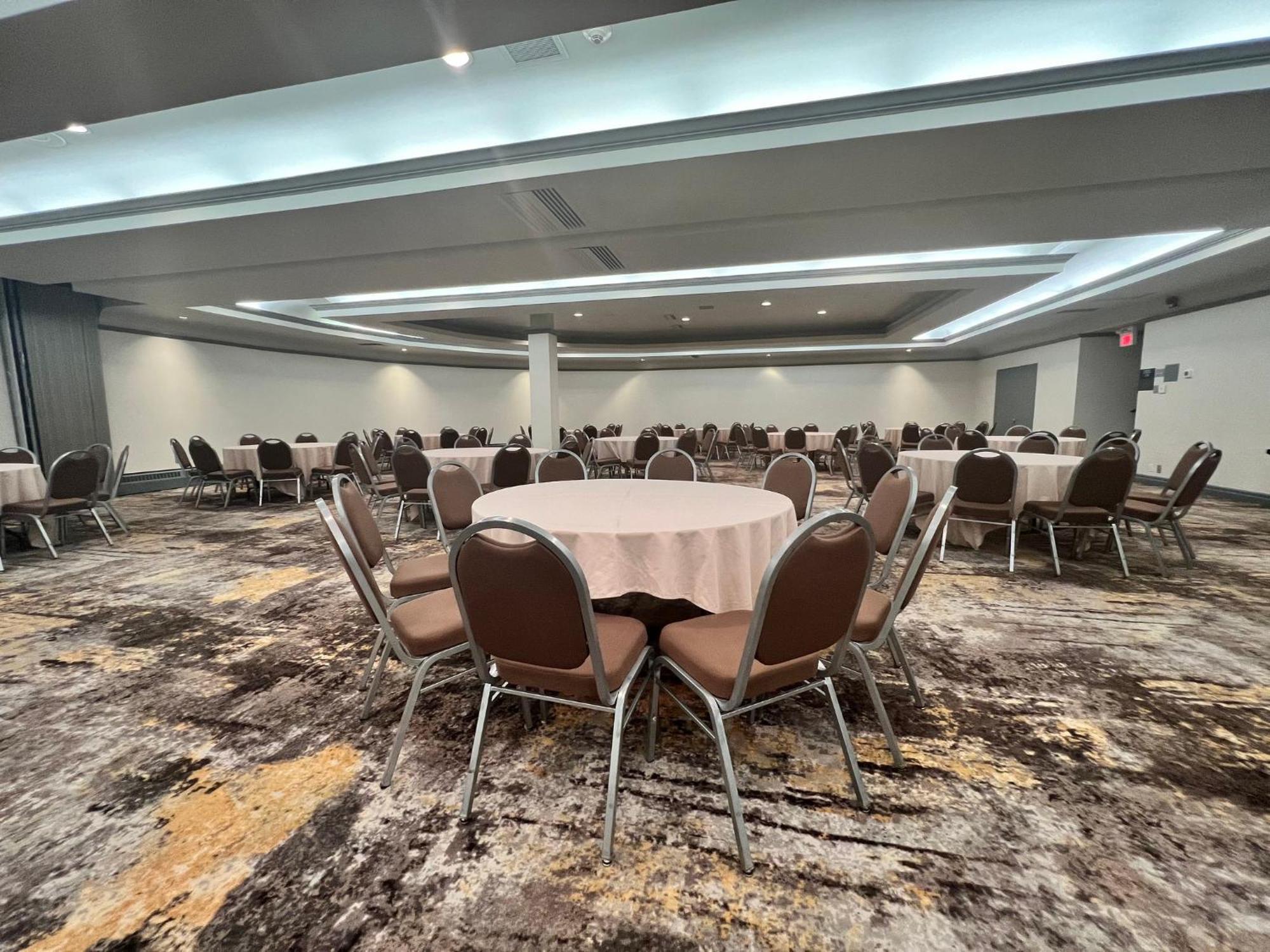 Holiday Inn Toronto Airport East By Ihg Exterior photo